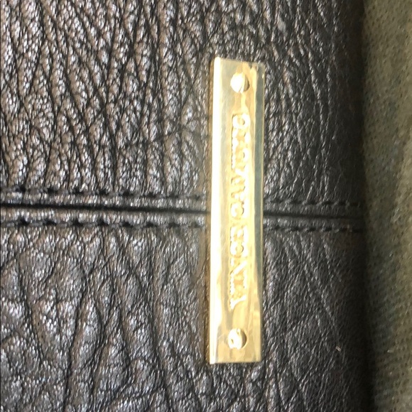 Vince Camuto BN clutch with optional strap - Picture 4 of 4